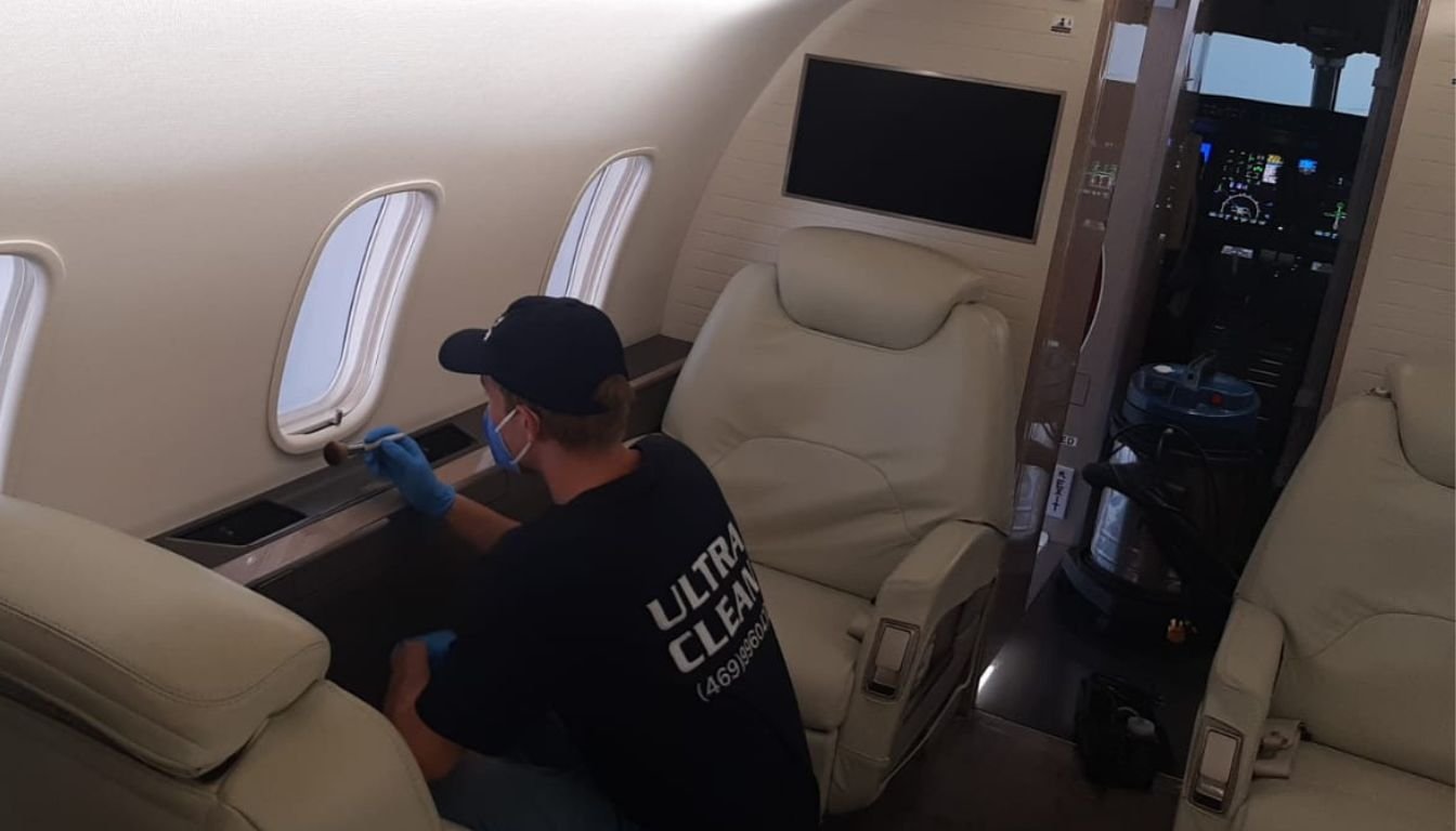 Limpieza Profunda y Mantenimiento de Aeronaves y Jet Privados